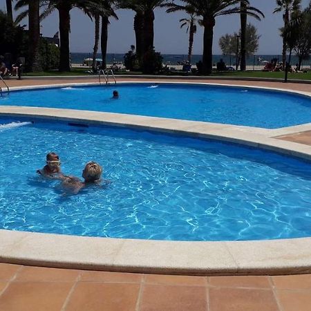 Appartement Première Ligne de mer avec piscine Roses Extérieur photo