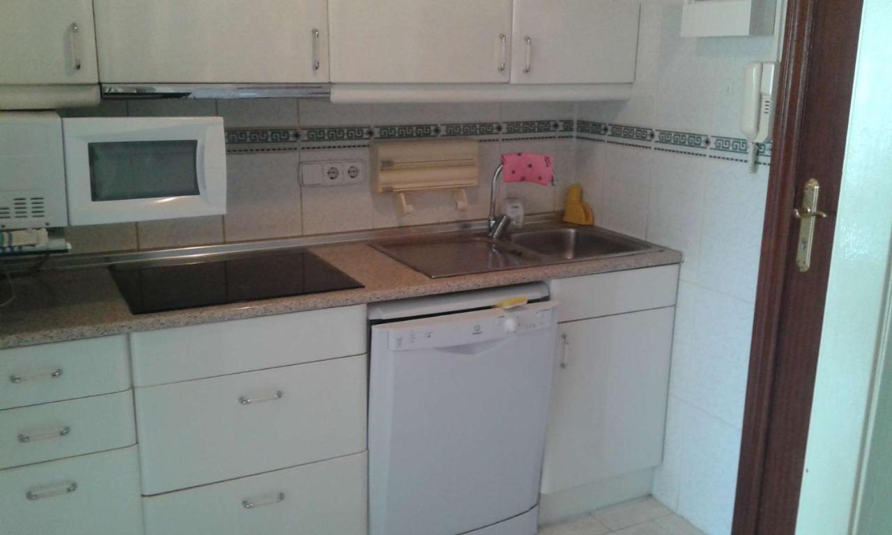 Appartement Première Ligne de mer avec piscine Roses Extérieur photo