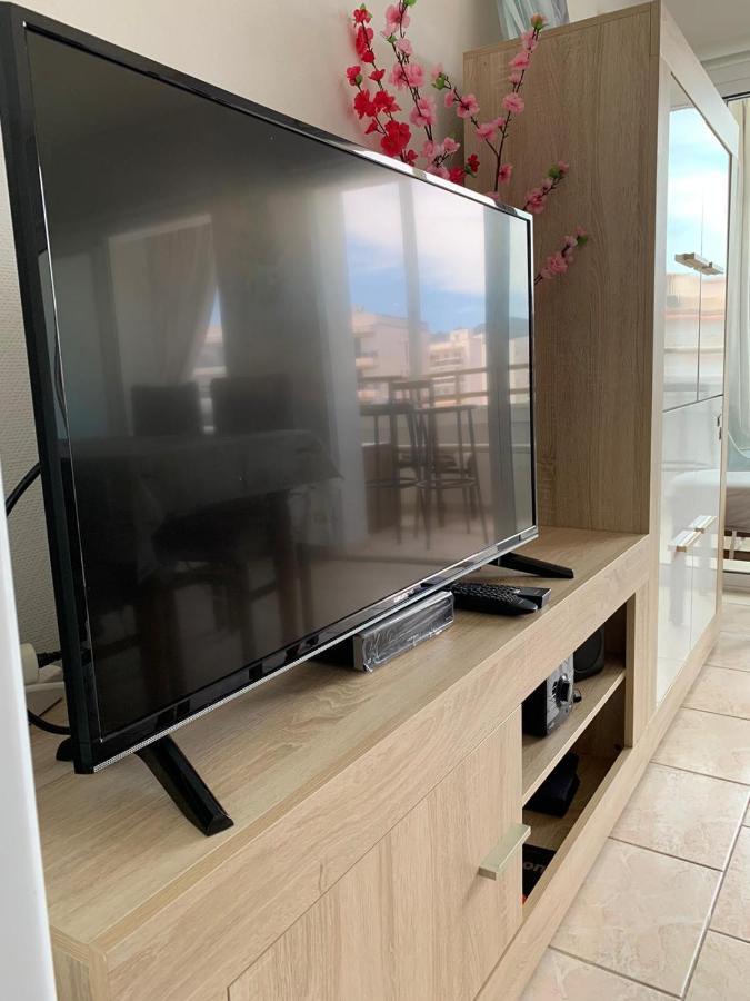 Appartement Première Ligne de mer avec piscine Roses Extérieur photo