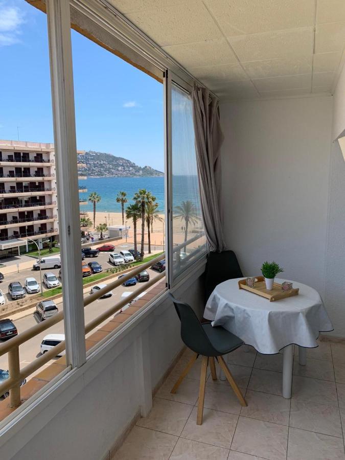 Appartement Première Ligne de mer avec piscine Roses Extérieur photo