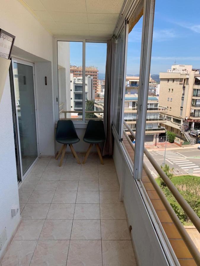 Appartement Première Ligne de mer avec piscine Roses Extérieur photo