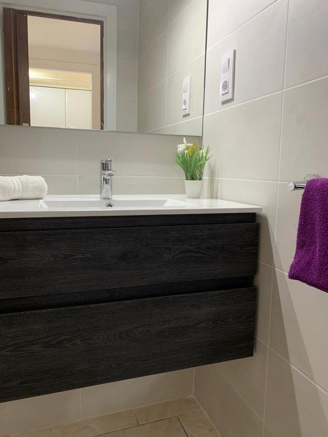 Appartement Première Ligne de mer avec piscine Roses Extérieur photo