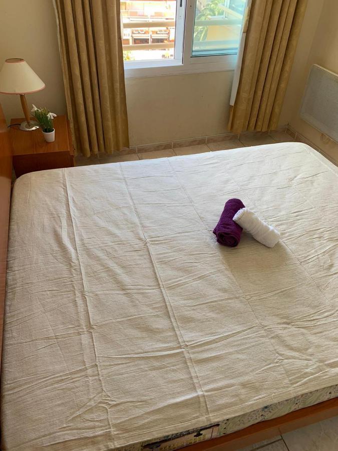 Appartement Première Ligne de mer avec piscine Roses Extérieur photo