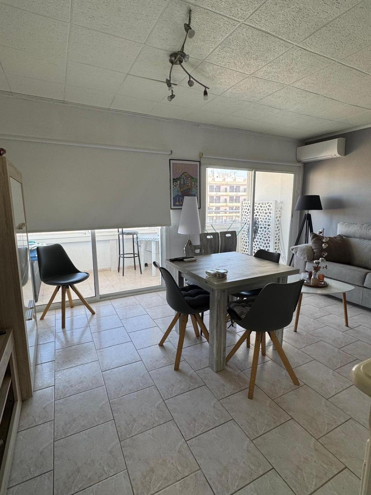 Appartement Première Ligne de mer avec piscine Roses Extérieur photo