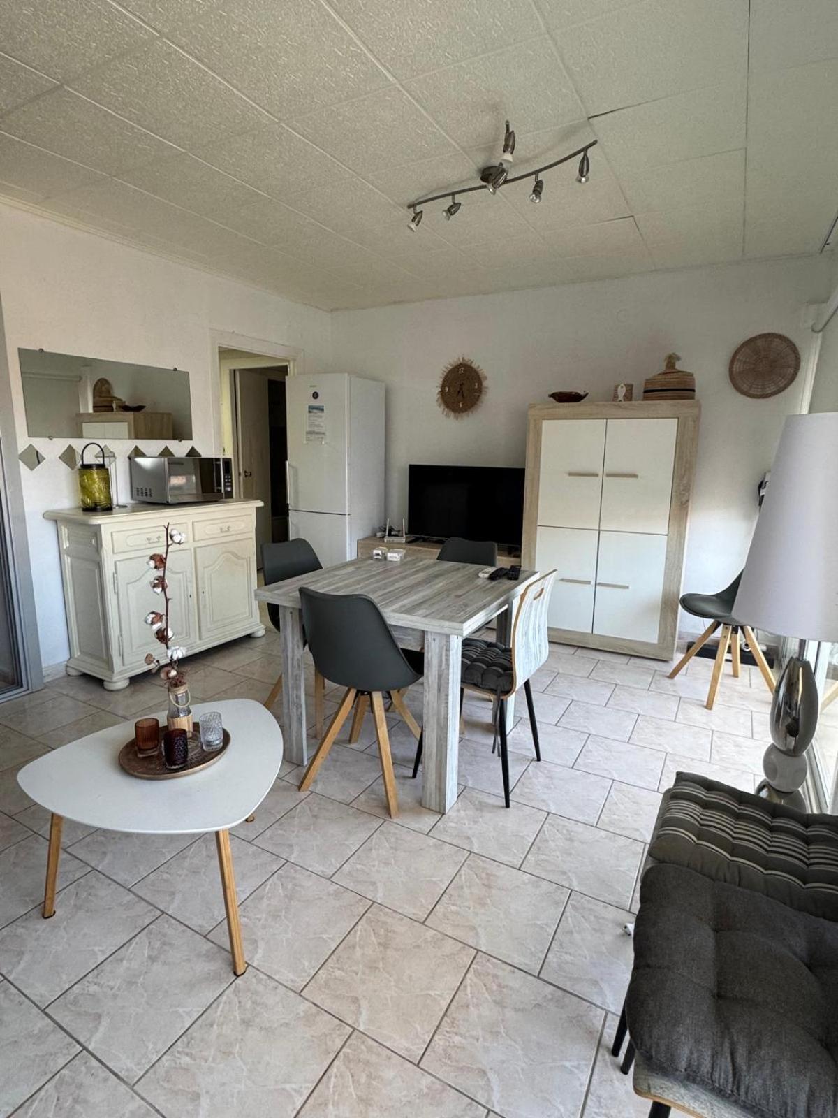 Appartement Première Ligne de mer avec piscine Roses Extérieur photo