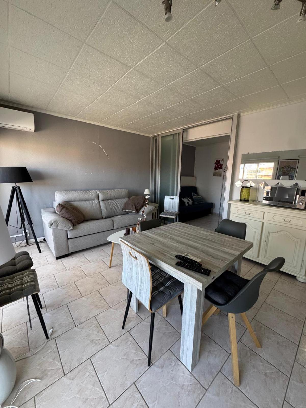 Appartement Première Ligne de mer avec piscine Roses Extérieur photo