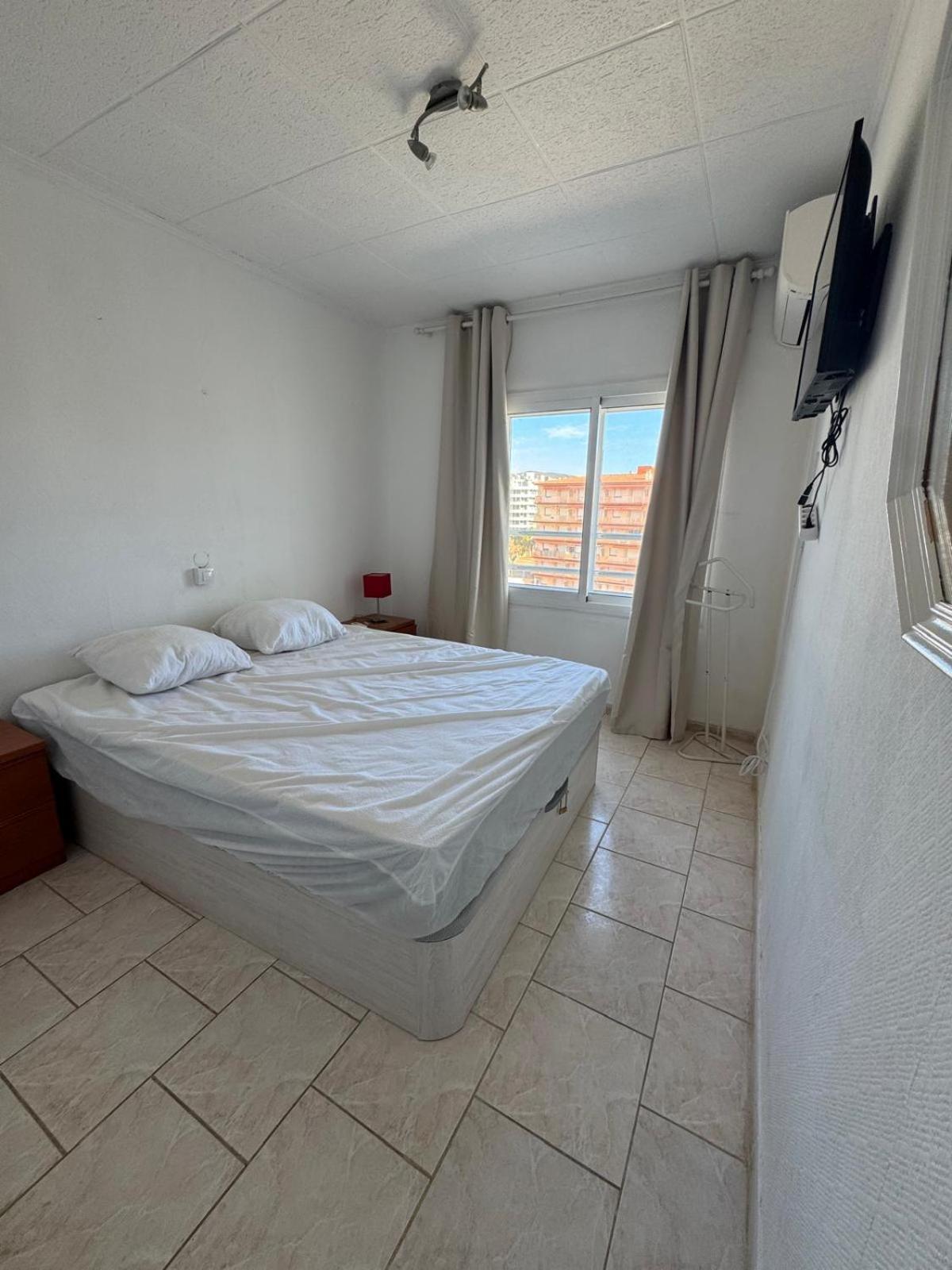 Appartement Première Ligne de mer avec piscine Roses Extérieur photo