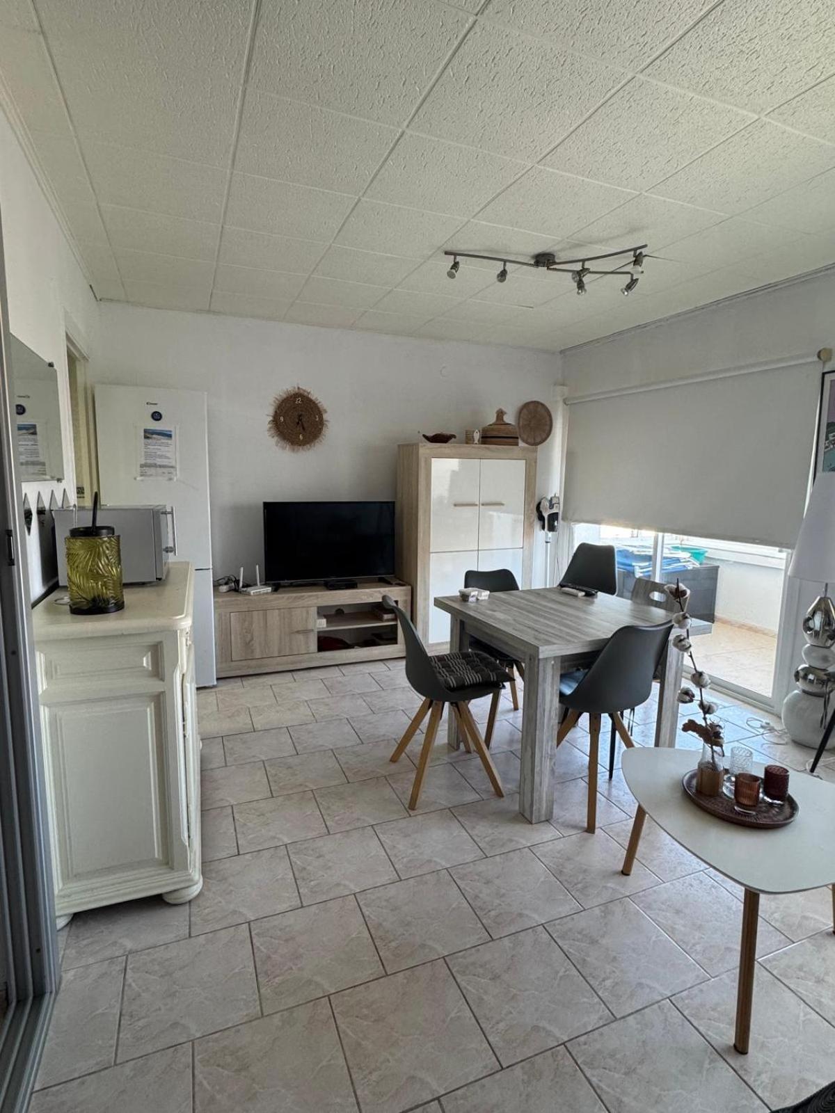 Appartement Première Ligne de mer avec piscine Roses Extérieur photo