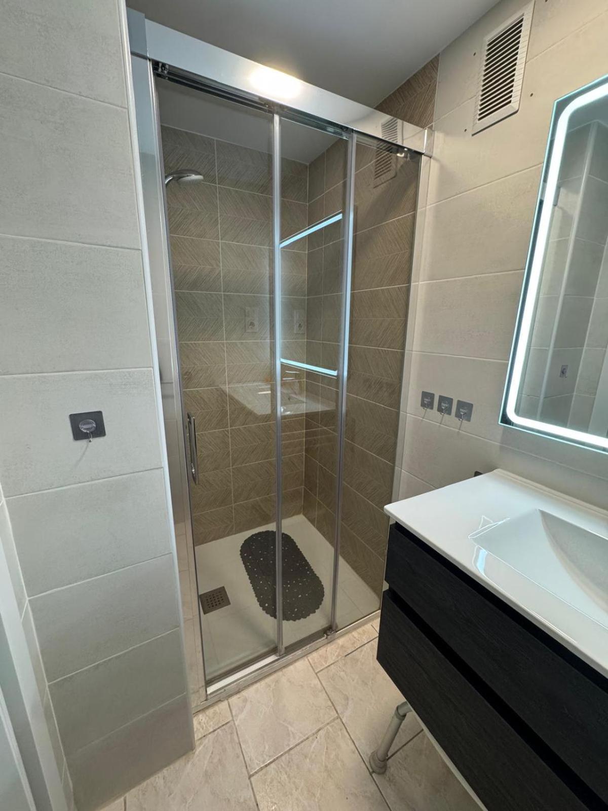 Appartement Première Ligne de mer avec piscine Roses Extérieur photo